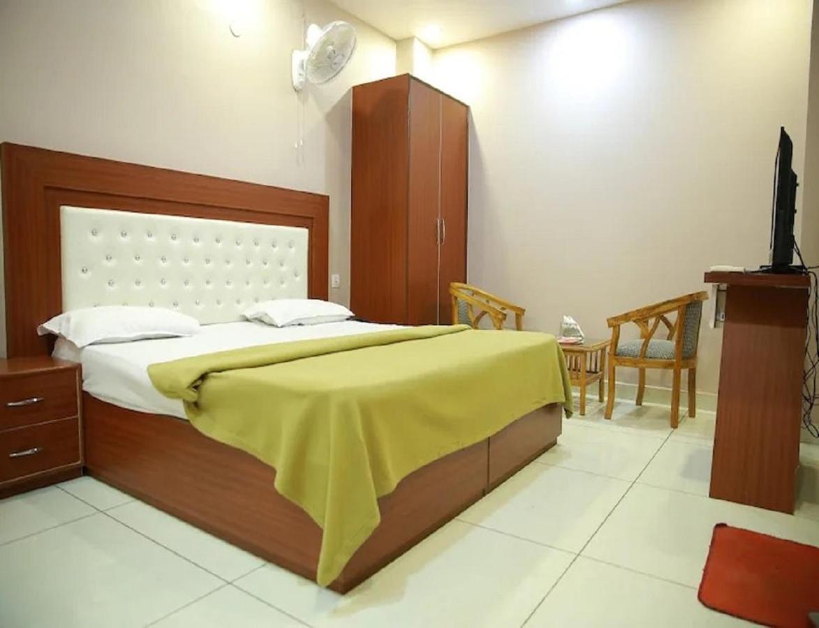 Hotel Kings, Rohtak Ngoại thất bức ảnh
